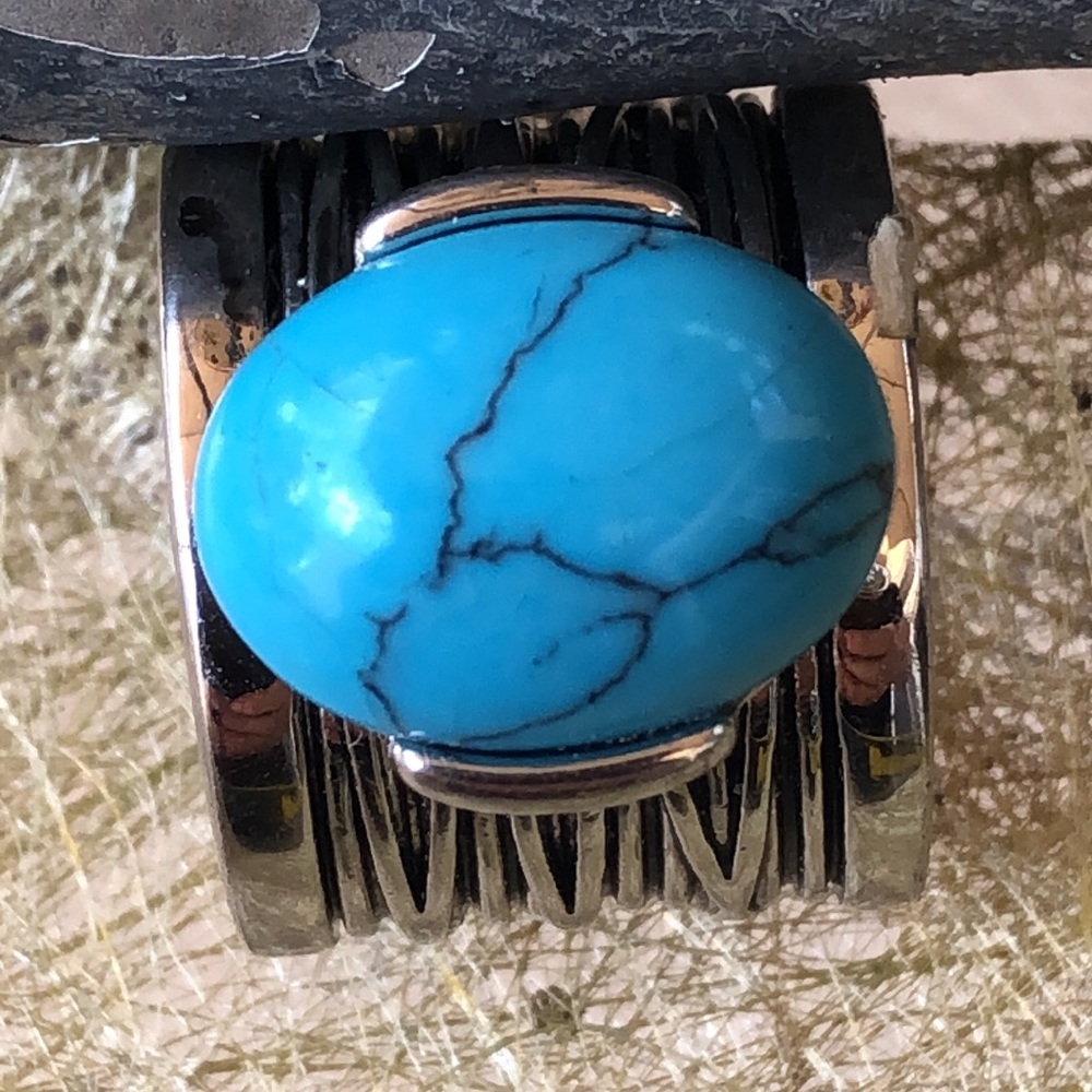 Stunning Turquoise Cabochon Statement Ring - image 3
